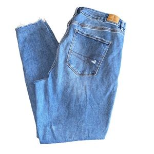 American Eagle High Rise Distressed Curvy Blue Jean Denim Jegging Size 18 Long